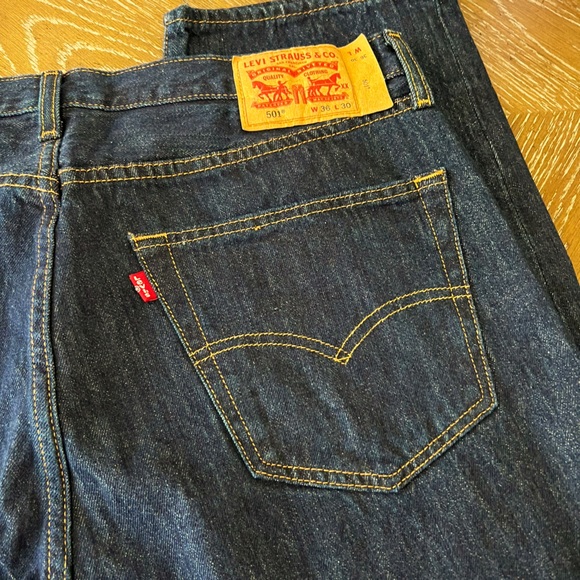 Levi 501 - Dark wash - button fly - W36L30 - Picture 8 of 10